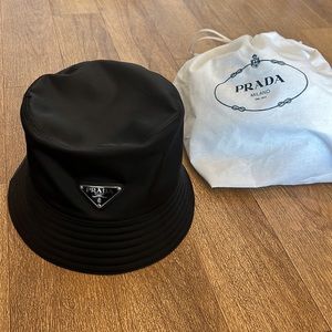 Prada Re-Nylon bucket hat in Black size Large UNISEX